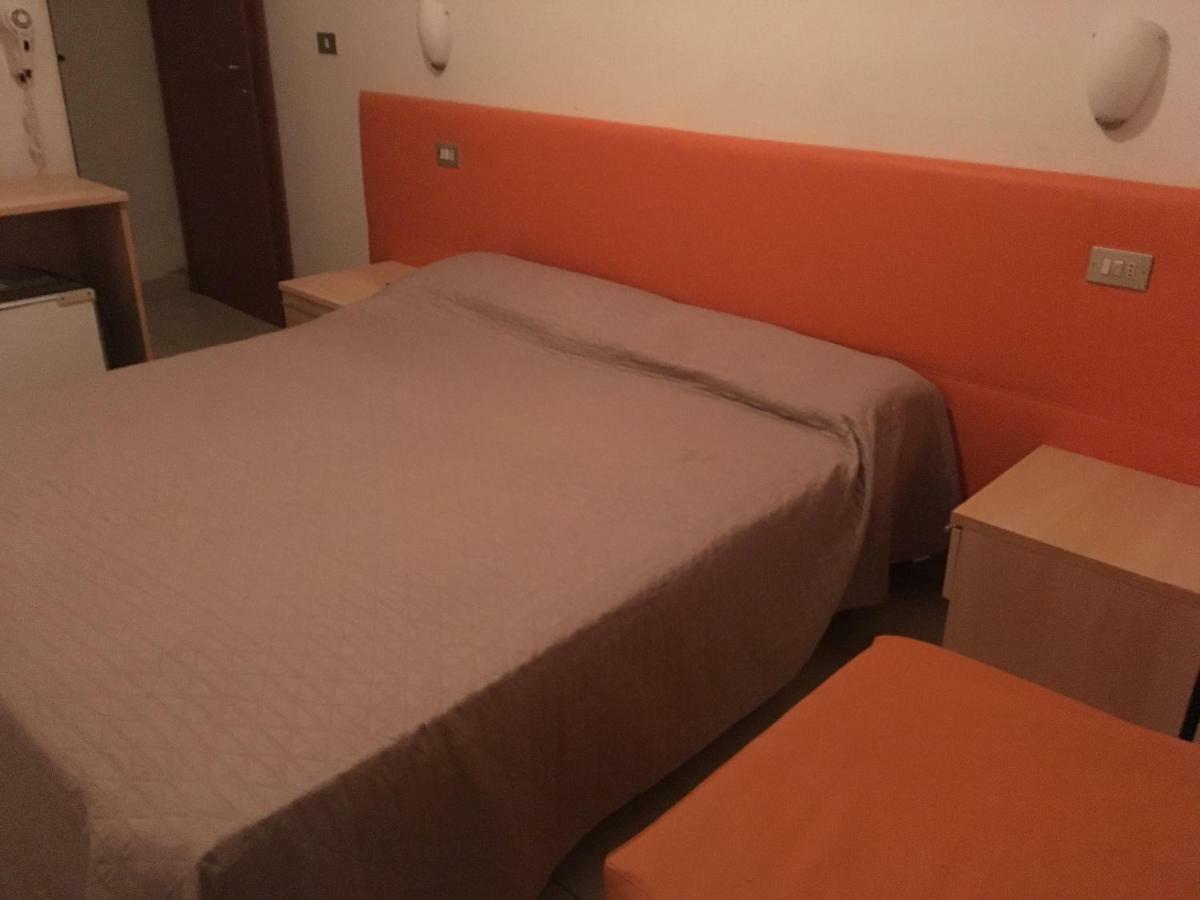 New Prophet Bed and Breakfast Cattolica Buitenkant foto
