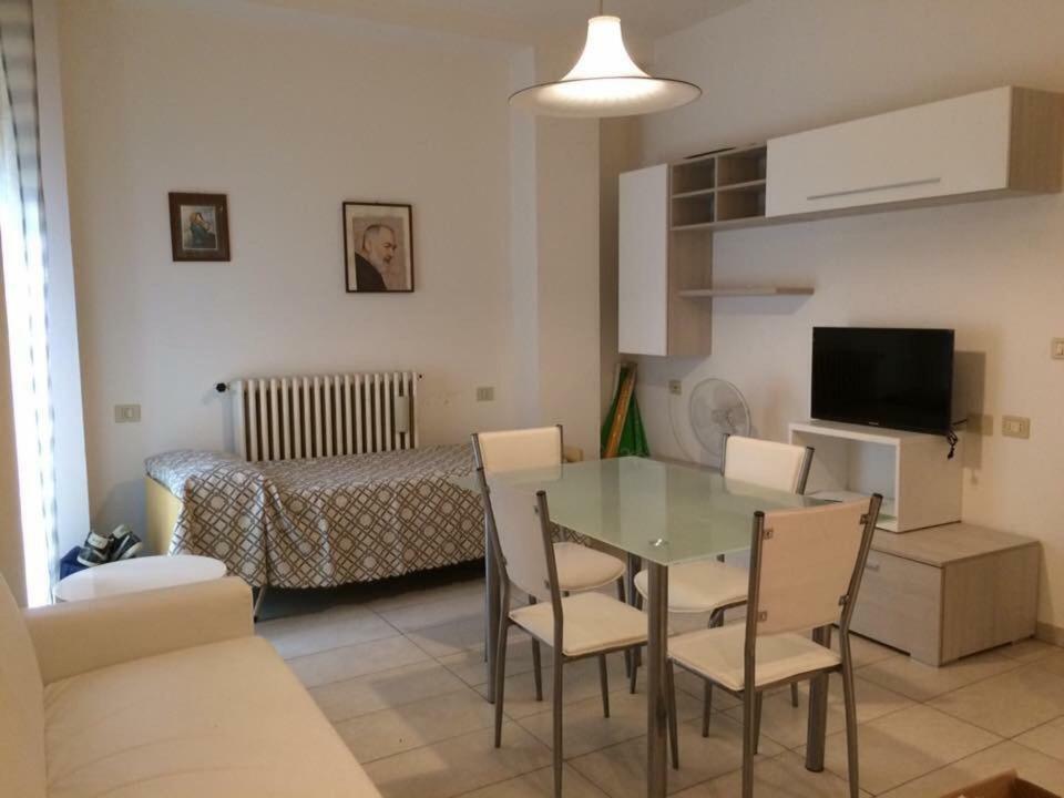 New Prophet Bed and Breakfast Cattolica Buitenkant foto