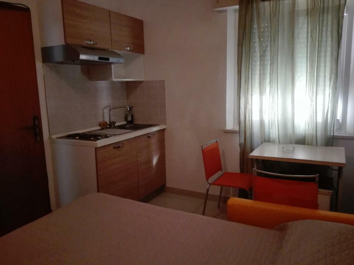 New Prophet Bed and Breakfast Cattolica Buitenkant foto